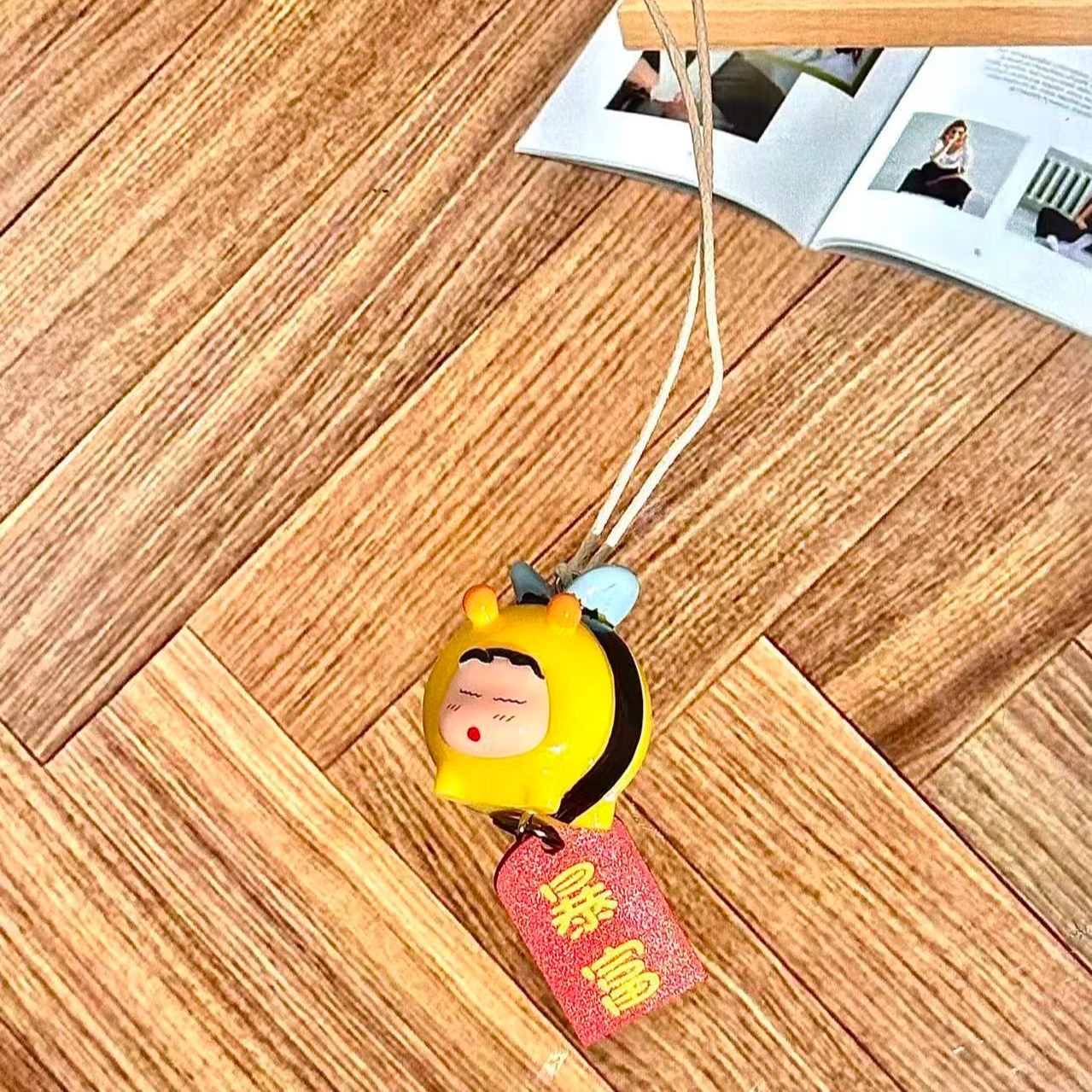Crayon Shin-chan Bee Cosplay F - Car Accessories Decoration review and price